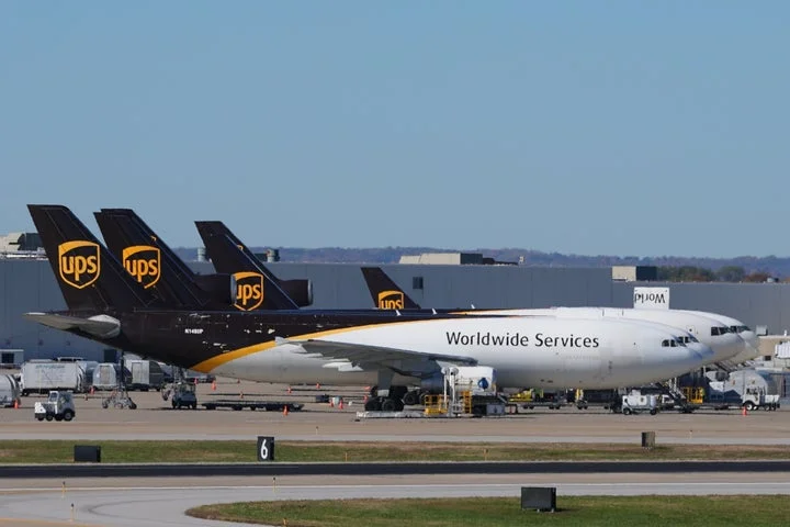 UPS plane forced to abort landing as aircraft crosses its runway in Louisville