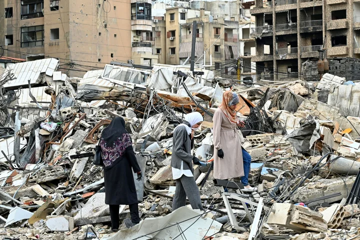 Controversy as Lebanese banker Sehnaoui is praised for supporting Israel