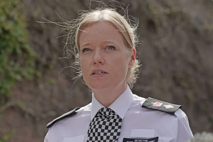 Senior Met police officer who gave emotional TV address 'among 11 facing probe over Wimbledon school crash that killed two girls'