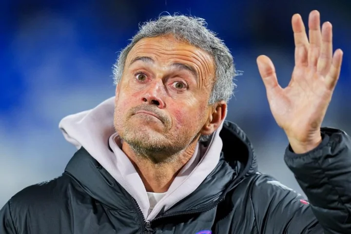 Paris Saint-Germain hold talks to sign £50m Arsenal star this summer