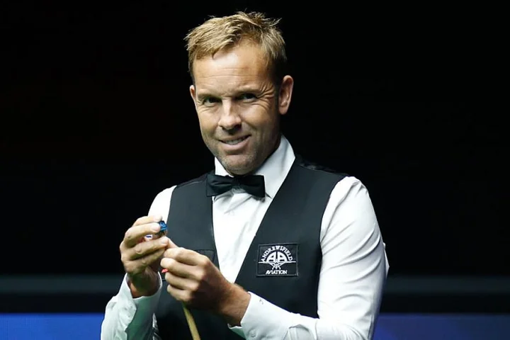 Ali Carter avoids Tesco embarrassment by booking John Higgins Crucible clash