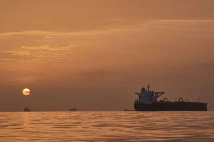 Brent crude rises more than 7 percent as Washington and Tehran offer