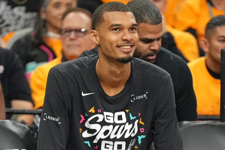 Victor Wembanyama dazzles in debut, No. 1 Pistons in trouble vs. Magic?