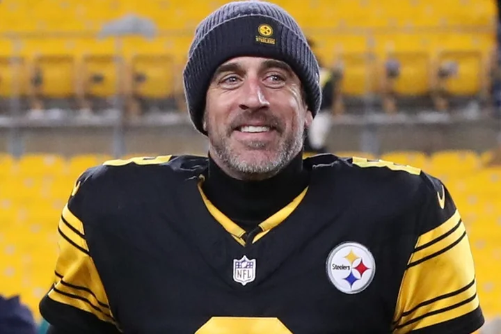 Aaron Rodgers is training but Steelers voluntary minicamp without certainty about QB