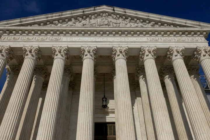 US launches tariff refund system as thousands of importers line up