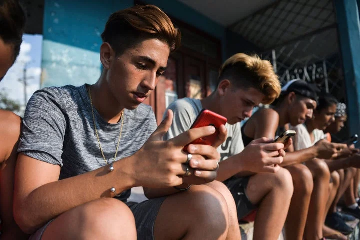 This is how to detox your brain and reverse 10 years of social media damage, according to science