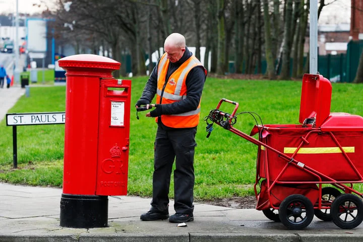 Royal Mail unveils £500m investment plan to improve delivery times