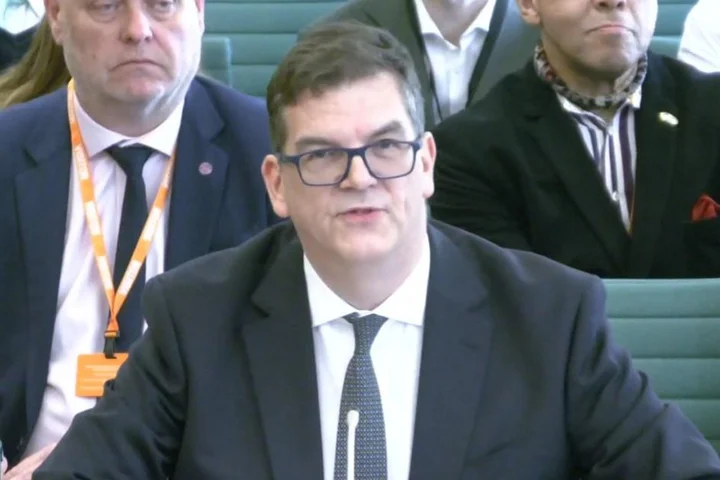 Olly Robbins launches attack on Keir Starmer like a man with nothing to lose