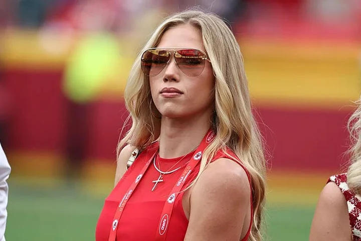 Chiefs heiress Gracie Hunt & her fiancé engage in rather interesting MAHA workout, AAU price reactions & MEAT