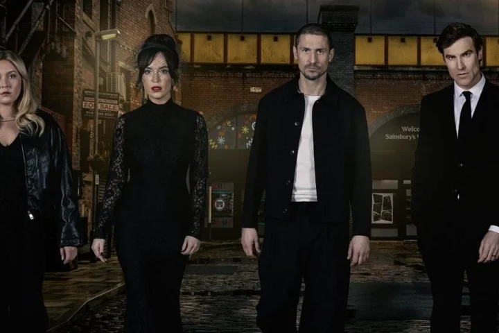 Huge Coronation Street clue ‘confirms’ which major character won’t die next week