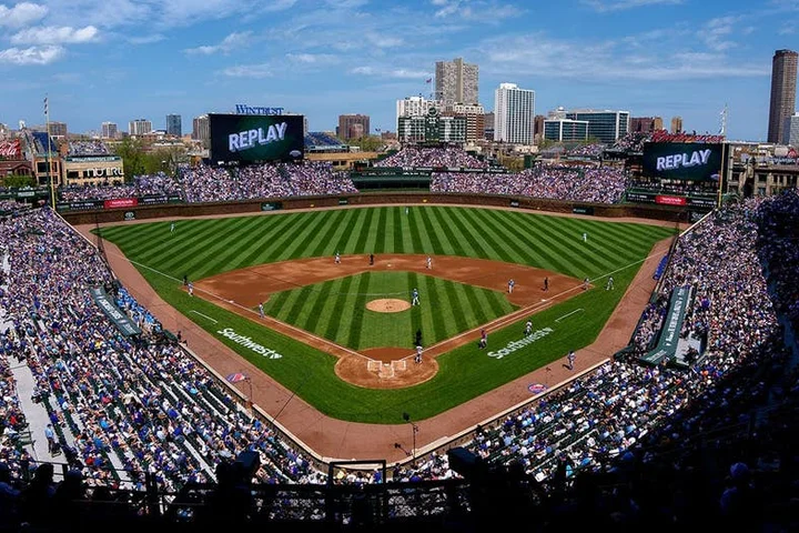 Cubs owner wants UFC at Wrigley, but there’s one problem