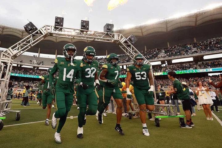 Baylor QB Sawyer Robertson convinced football will work out, refuses to update LinkedIn profile