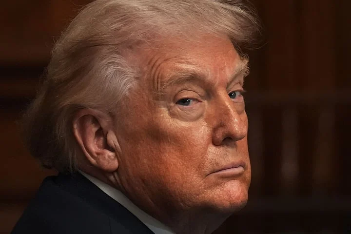 FTSE 100’s early gains fade as war deadline looms