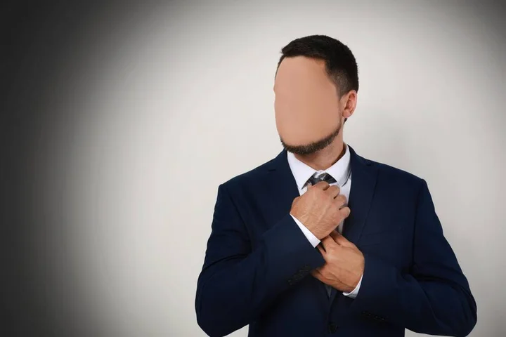 World's blandest man steps down from CEO job to spend more time in tastefully appointed home