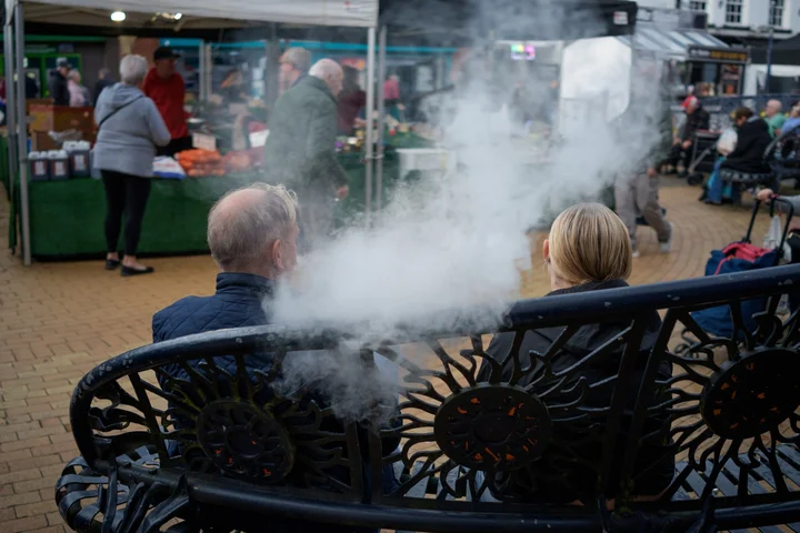 UK bill bans anyone born after 2008 from ever buying tobacco