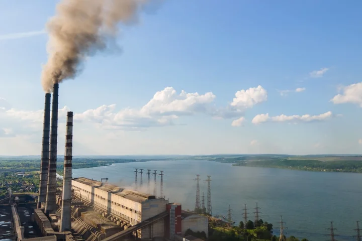 Datacenter boom keeps dirty coal plants alive in the US