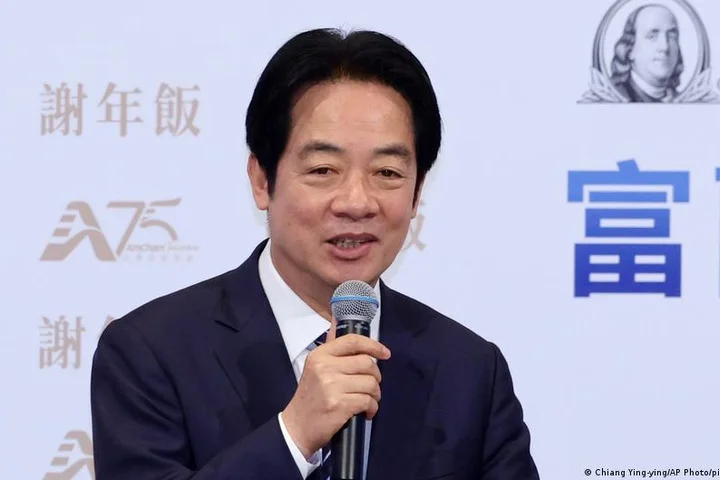 China hails countries for blocking Taiwan president's flight