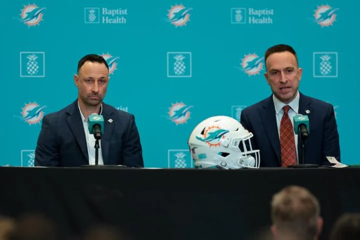 Dolphins predicted to pick OT and CB with injury risk in Round 1 of ESPN mock draft