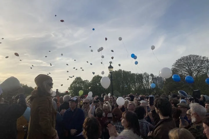 Madness star Suggs sings at vigil for student stabbed to death on Primrose Hill