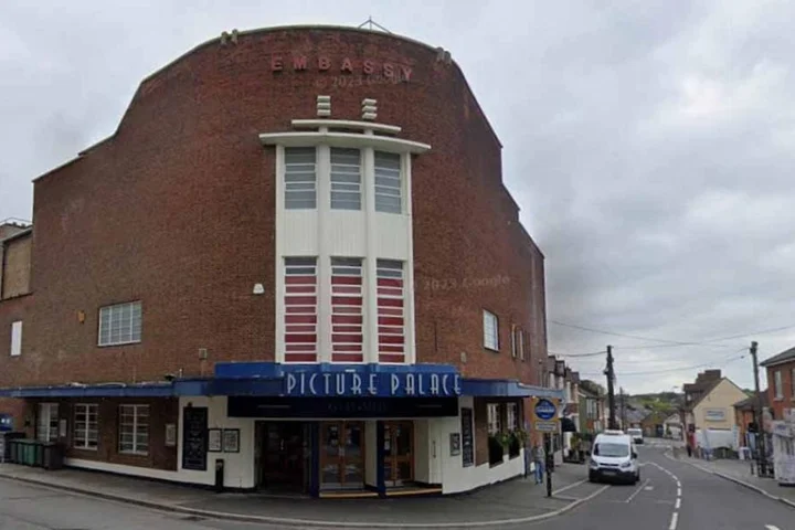 Wetherspoons responds after bar manager ‘refuses’ to serve Reform supporters