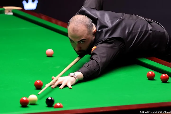 Iran's Vafaei playing for more than snooker glory