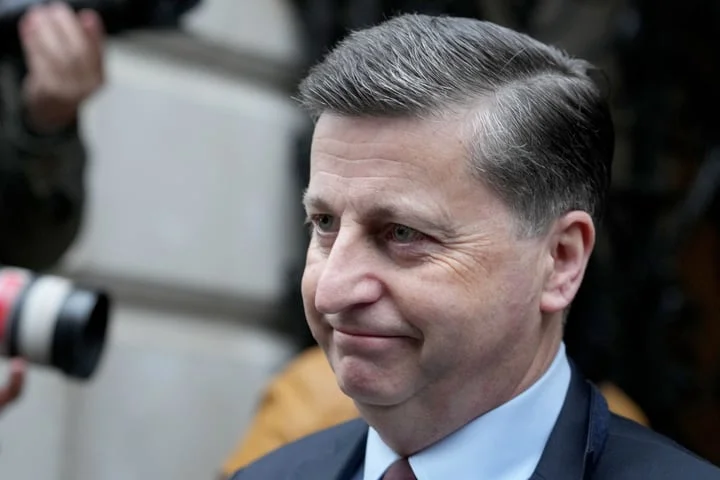 Douglas Alexander may be ‘reshuffled out of existence’ after election – Swinney