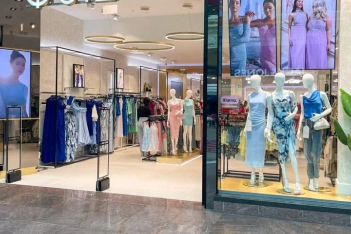 High street clothing brand goes into administration after £40,000,000 black hole