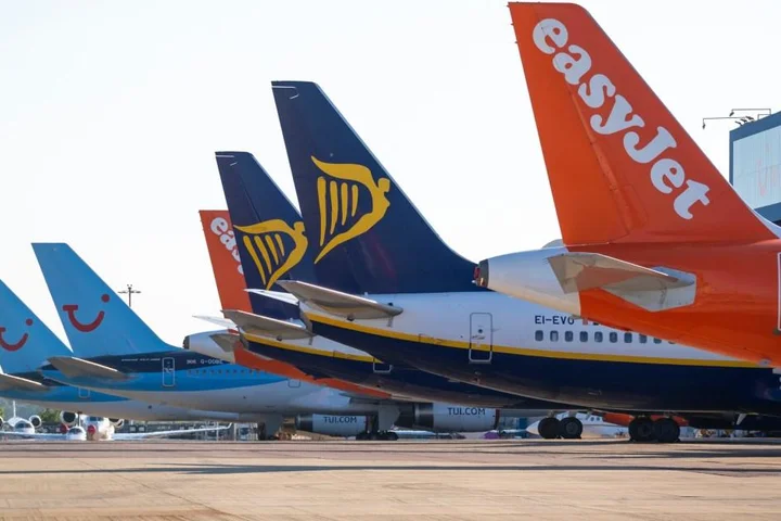 Government reveals plan to stop flight cancellations amid airline fuel shortage