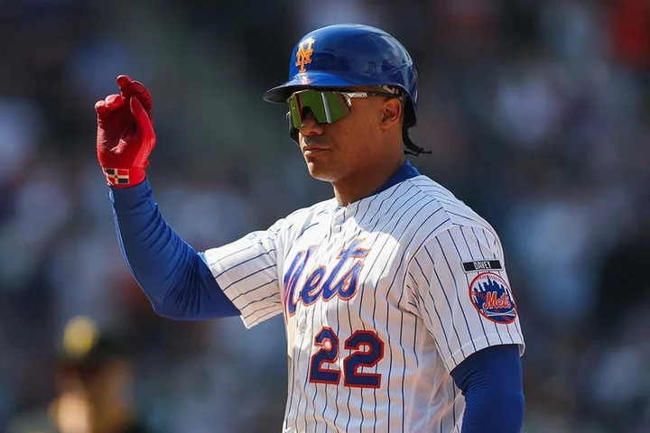 Mets' Carlos Mendoza lets another controversial call stand after saying team missed challenge in Saturday loss