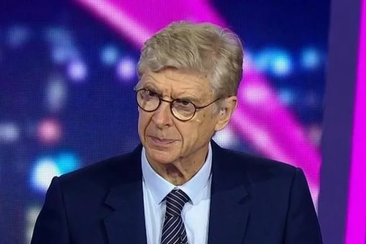 Arsene Wenger disagrees with Wayne Rooney over Arsenal's Champions League celebrations