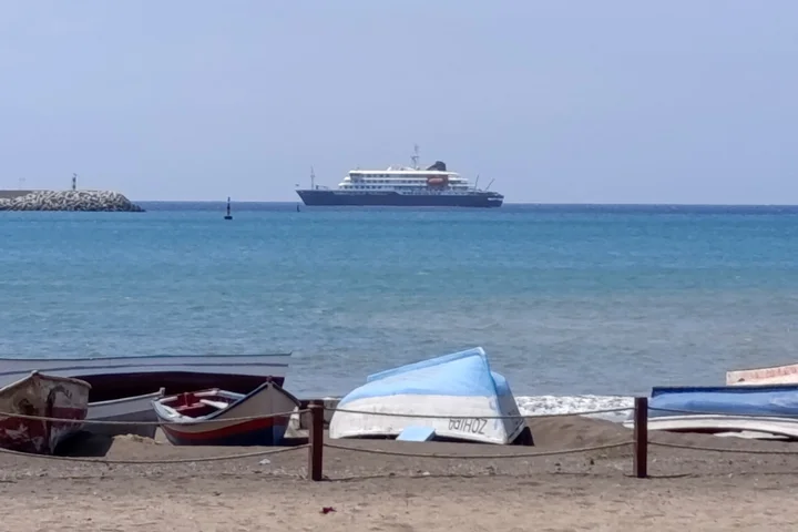 Hit cruise ship dock in Canary Islands