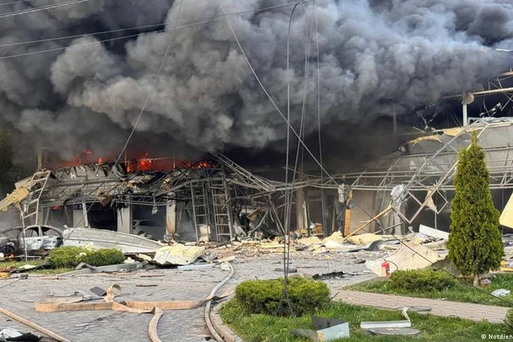 Dozens killed as Ukraine accuses Russia of breaking unilateral ceasefire