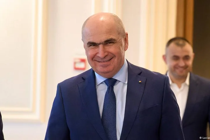 Romania's government collapses after Prime Minister Ilie Bolojan loses confidence vote