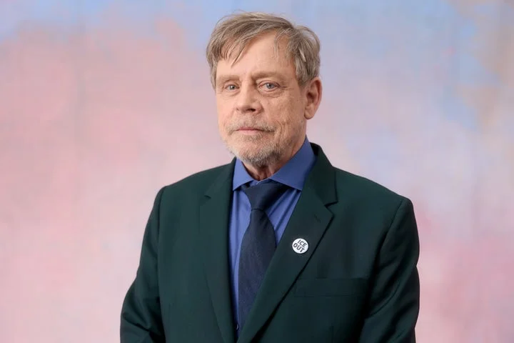 Trump administration lashes out at ‘sick’ Star Wars actor Mark Hamill for AI post of president in the grave