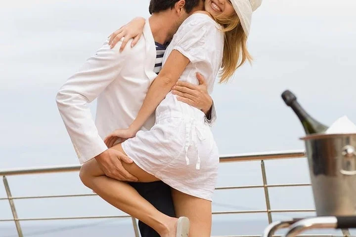 Best friend booted from wedding for bride's bachelorette cheating, sugar daddy has money troubles & Reno Ruth