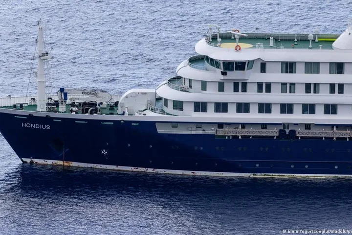 US plans evacuation flight for American cruise passengers