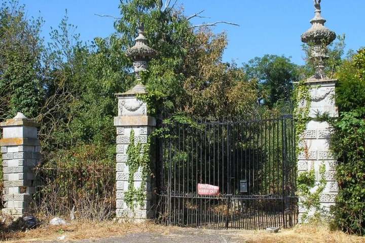The abandoned mansion next to Heathrow Airport that used to be home to a king