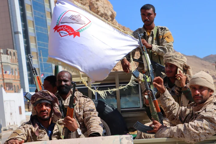 Financial struggles burden Yemen’s army as soldiers wait for wages
