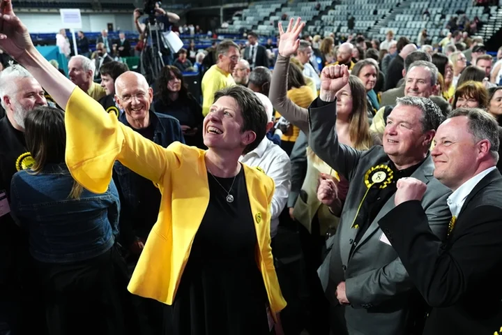 SNP to emerge as largest party in Scottish parliament