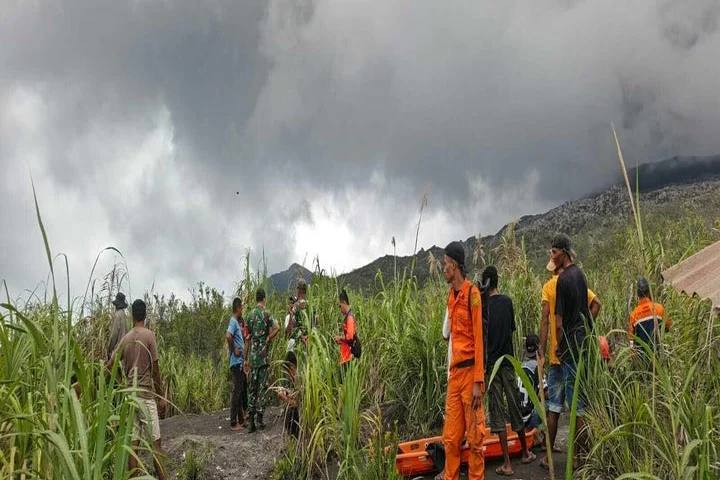 Volcano erupts in Indonesia, killing at least 3 hikers, police say