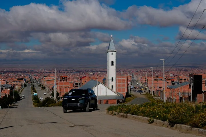 Bolivia’s fuel shortages and 'junk gasoline' drive a surge in electric cars