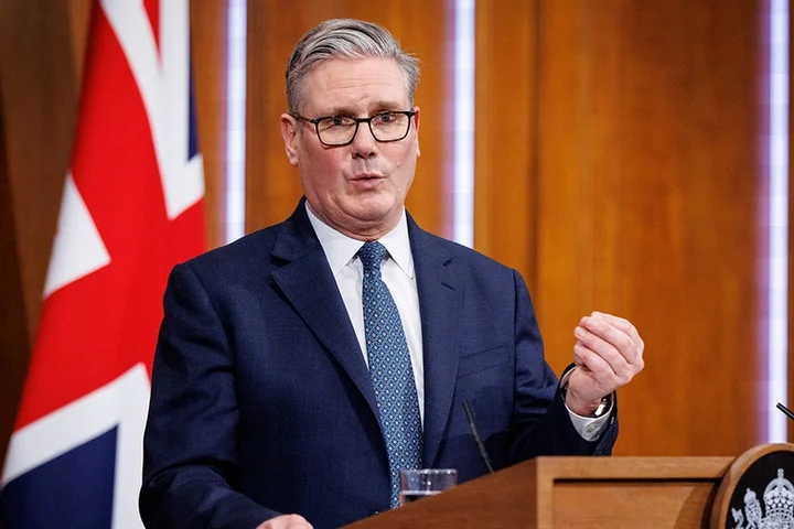 Labour MP puts Cabinet 'on notice,' threatens to trigger leadership challenge against Starmer by Monday