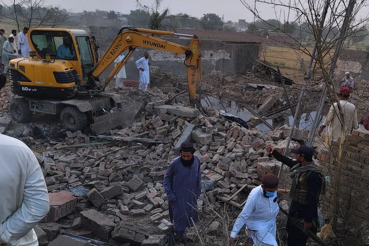 Car bomb attack and ambush in northwest Pakistan kills at least 12 police