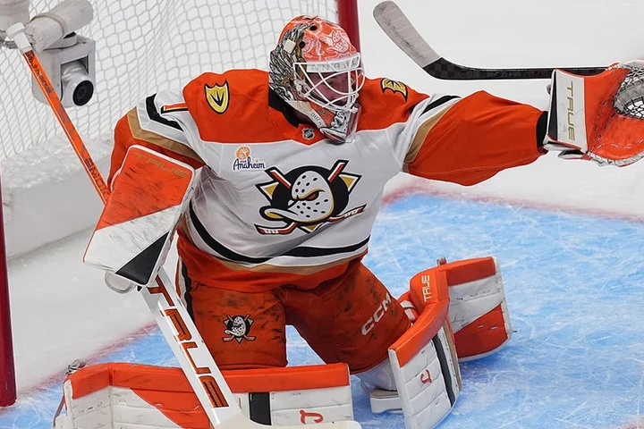 NHL Playoffs Game 5 preview: Why the under 6.5 is the play for Ducks vs. Golden Knights tonight