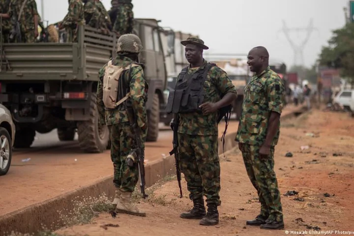 Nigeria airstrike kills 100 at market, Amnesty says