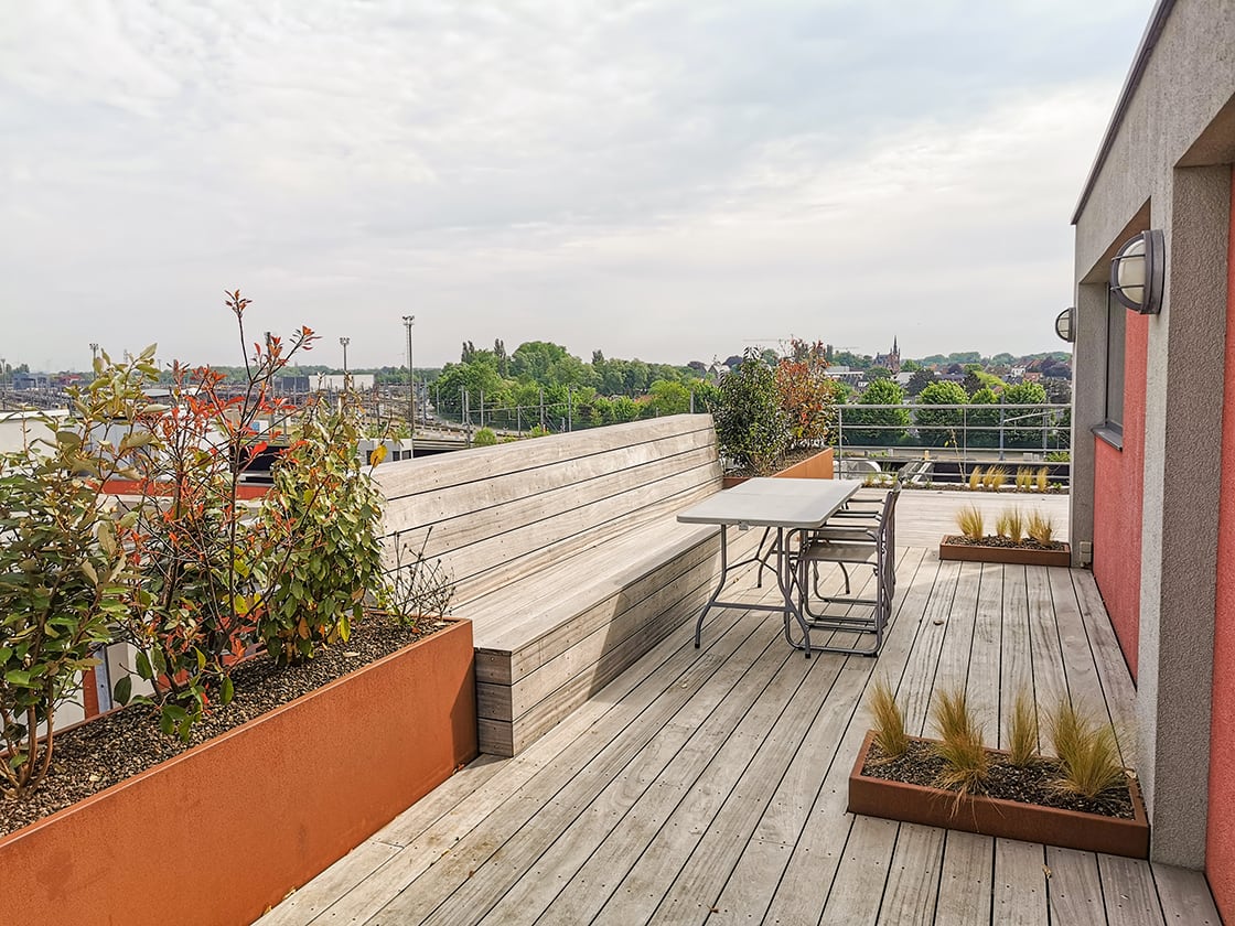 Dakterras met plantenbakken in Gent, foto 3