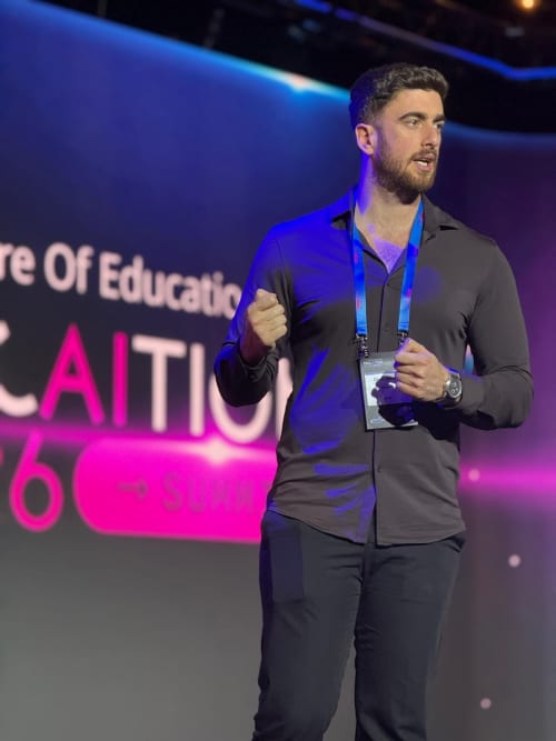 אוניל סחר ב Education Summit 2026
