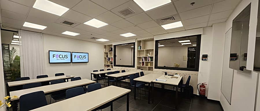 כיתת הלימוד של Focus AI Academy - לימוד בינה מלאכותית בצורה אנושית