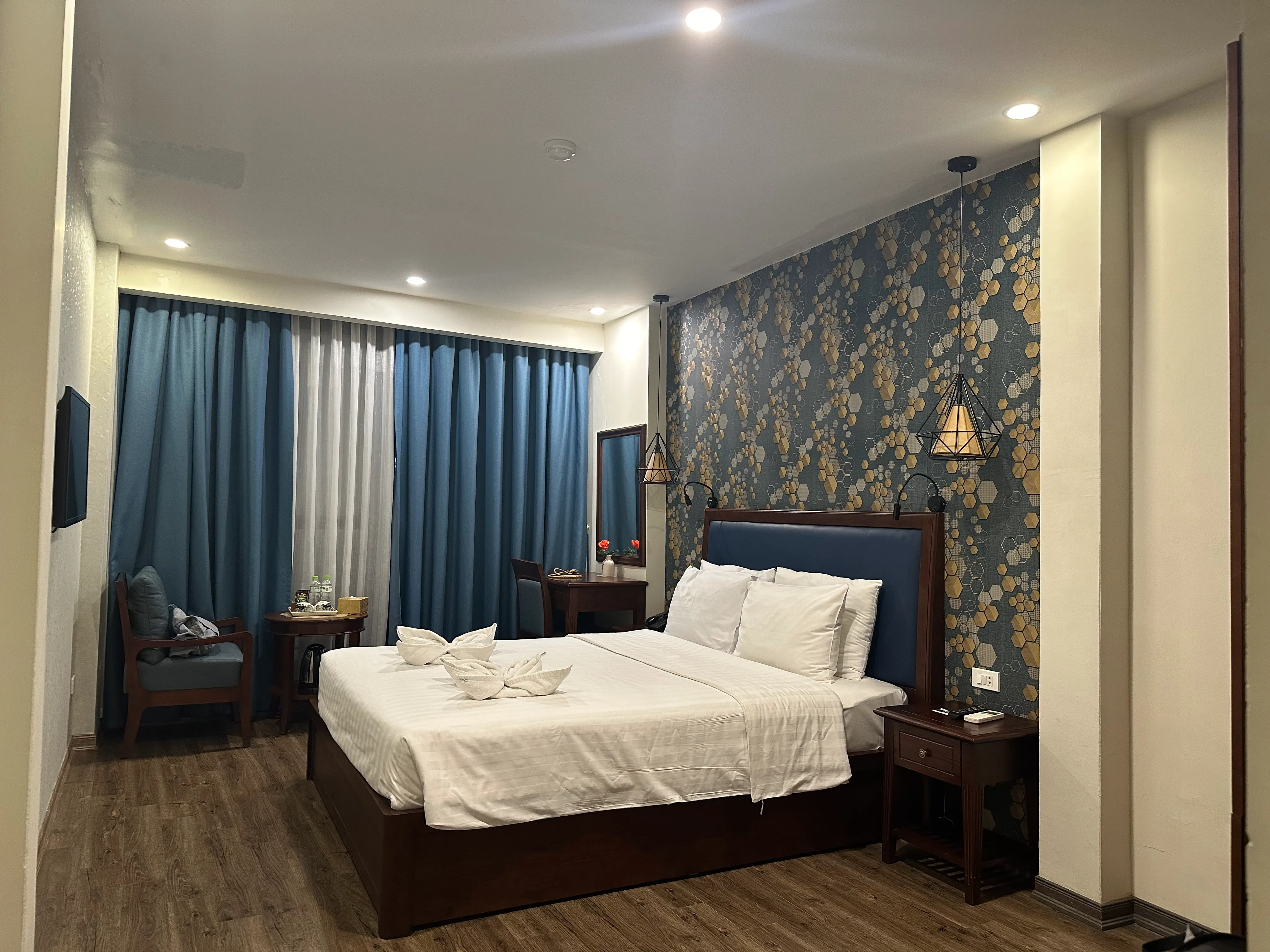 Holiday Emerald Hotel