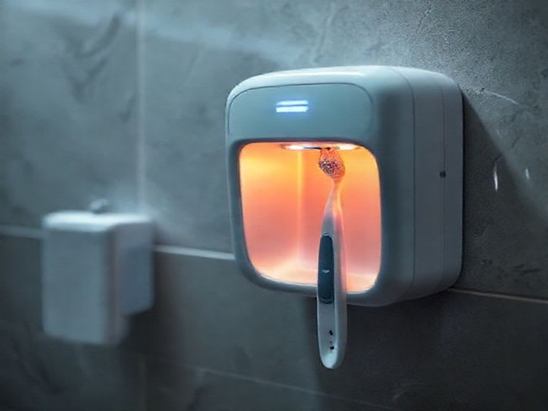 칫솔 살균기 좁은 욕실 공간 활용 좋은 부착형 살균기 리뷰 메인 이미지